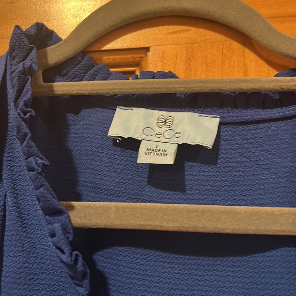 CeCe Blue Boxy Blouse with Short Sleeves - Picture 4 of 5